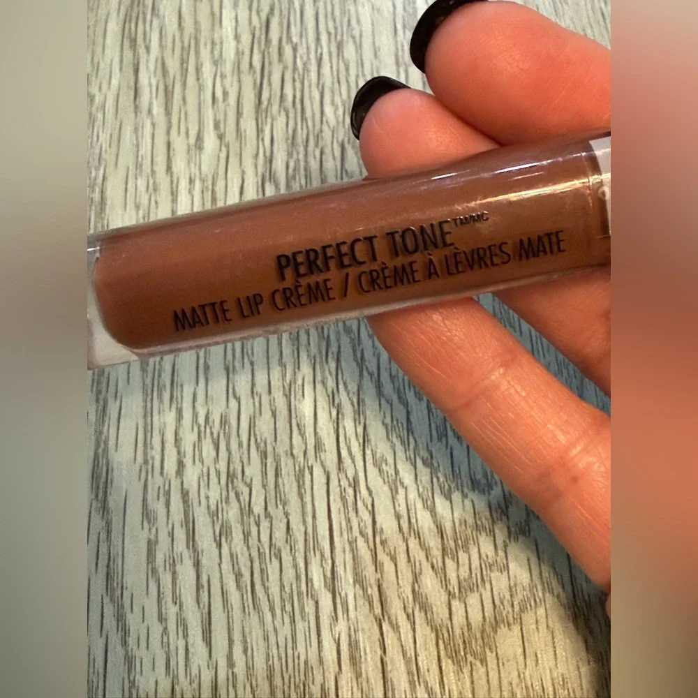 Black Radiance Perfect Tone™ Matte Lip Creme - Naughty Brown